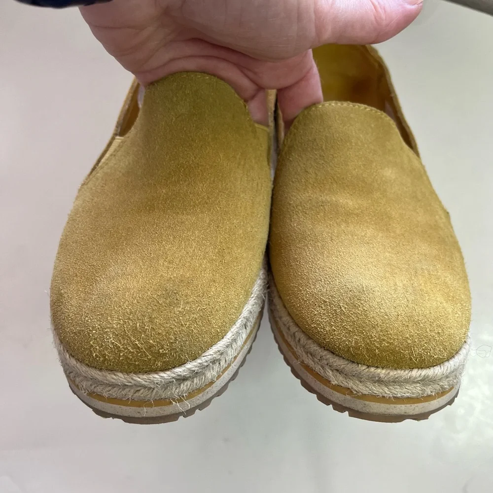 Toms Palma Espadrille Size 8.5 Slip On Platform Suede Amber Gold